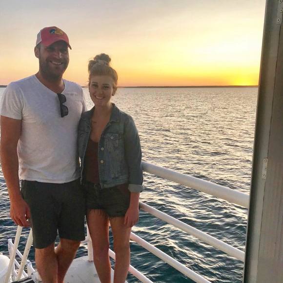 Meet your Posher, Nicole - Picture 2 of 2